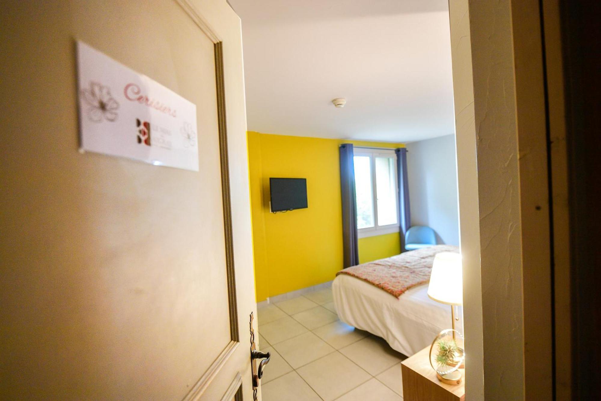 Le Mas Des Aigras - Hotel & Restaurant De Charme En Provence Orange  Ngoại thất bức ảnh