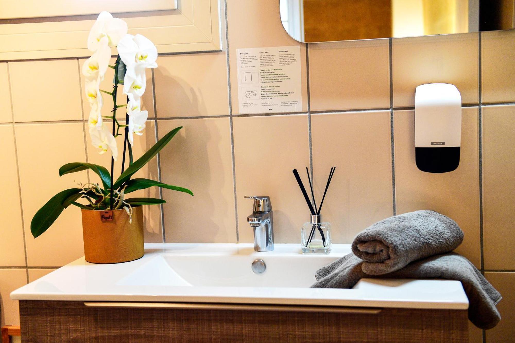 Le Mas Des Aigras - Hotel & Restaurant De Charme En Provence Orange  Ngoại thất bức ảnh