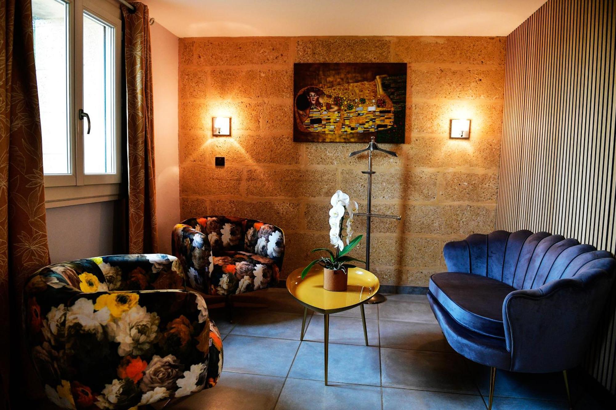 Le Mas Des Aigras - Hotel & Restaurant De Charme En Provence Orange  Ngoại thất bức ảnh